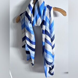 Oblong scarf